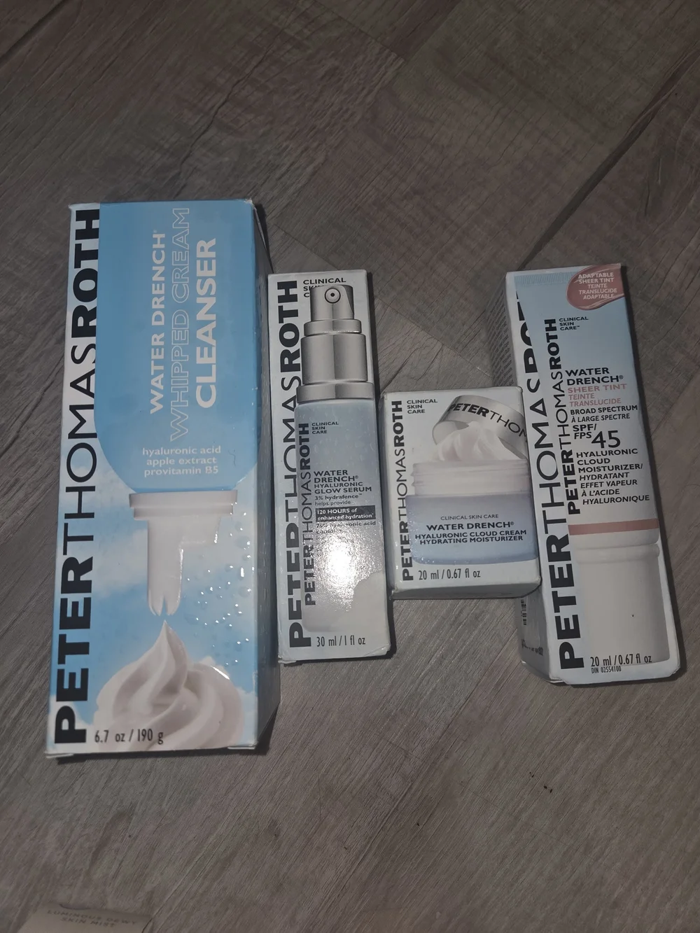Peter Thomas Roth Hydrating Skincare Set - White & Light Blue